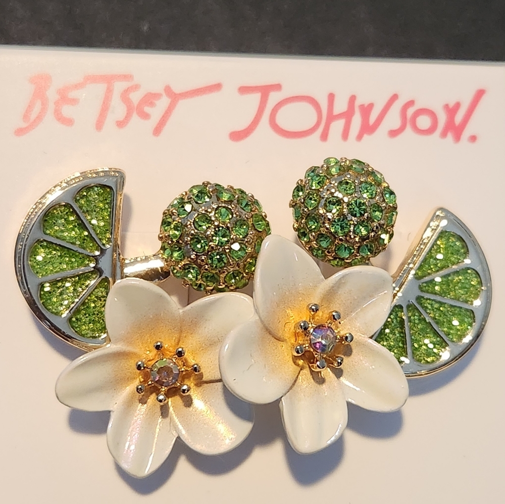 Betsey Johnson Lime Flower Earrings - Picture 1 of 4